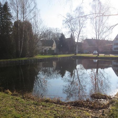 Ferienwohnung Creutzer In Leipzig Gottscheina, Ideal Auch Fuer Monteure, Kostenfreies, Schnelles Wlan Kostenfreies Parken, Geraeumiges Appartment Mit 4 Einzelbetten, Komplettausstattung Kueche, Bad Mit Badewanne Und Dusche Waschmaschine, Waeschetrock Kültér fotó
